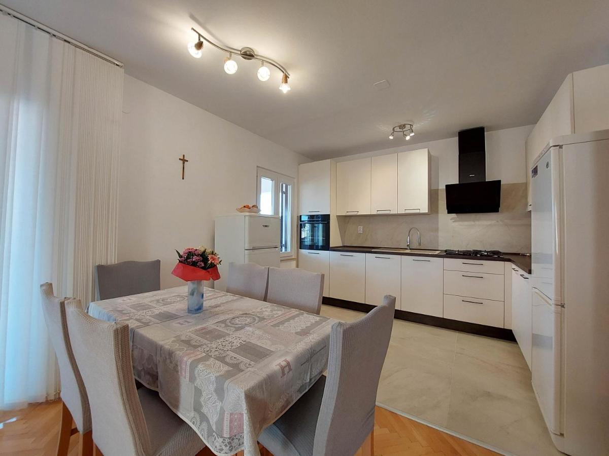 Apartment Neda 普纳特 外观 照片