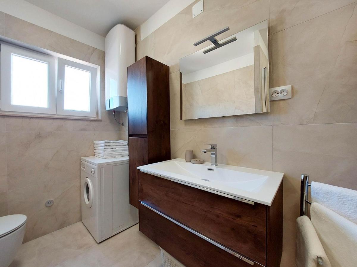 Apartment Neda 普纳特 外观 照片